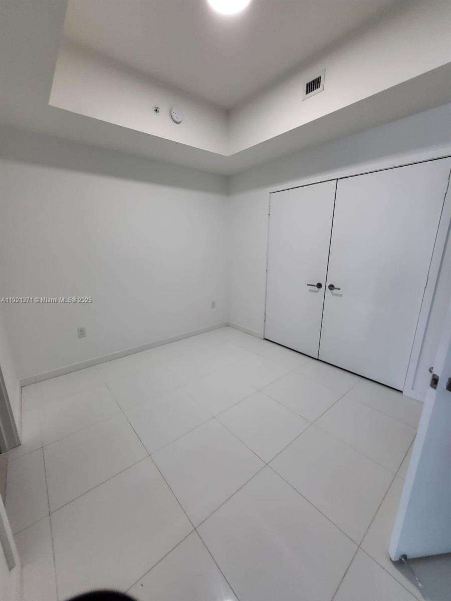 Paramount Miami Worldcenter at 851 1 Ave, Miami, FL 33132 - For Sale photo 15