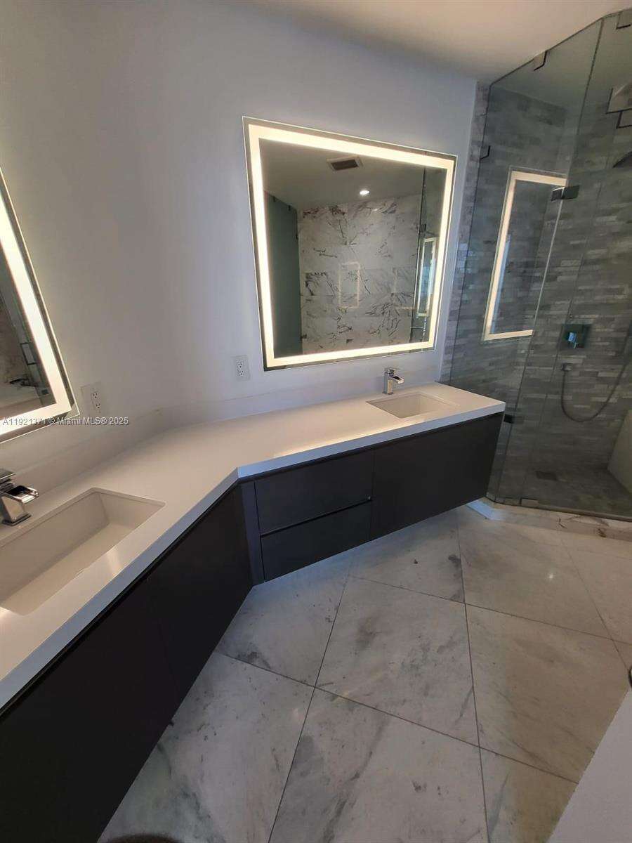 Paramount Miami Worldcenter at 851 1 Ave, Miami, FL 33132 - For Sale photo 3