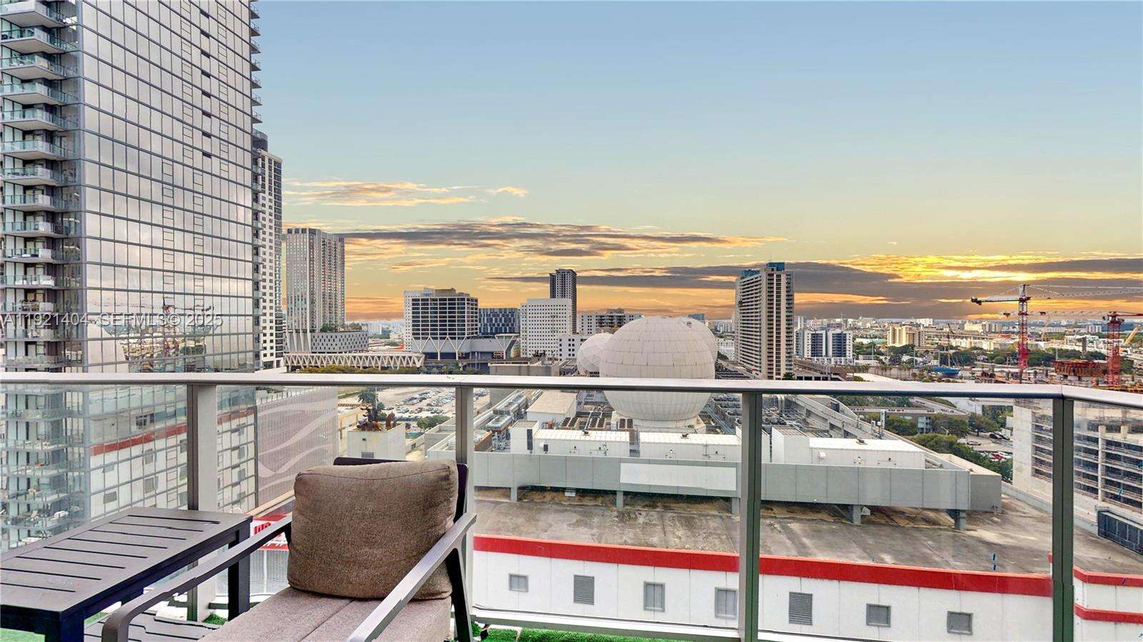 Paramount Miami Worldcenter at 851 1 Ave, Miami, FL 33132 - For Sale photo 2