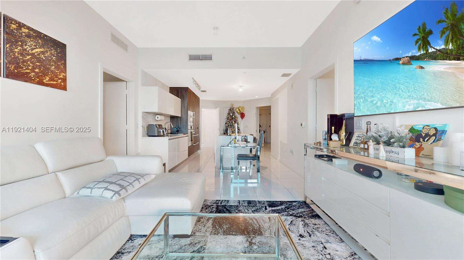 Paramount Miami Worldcenter at 851 1 Ave, Miami, FL 33132 - For Sale photo 11