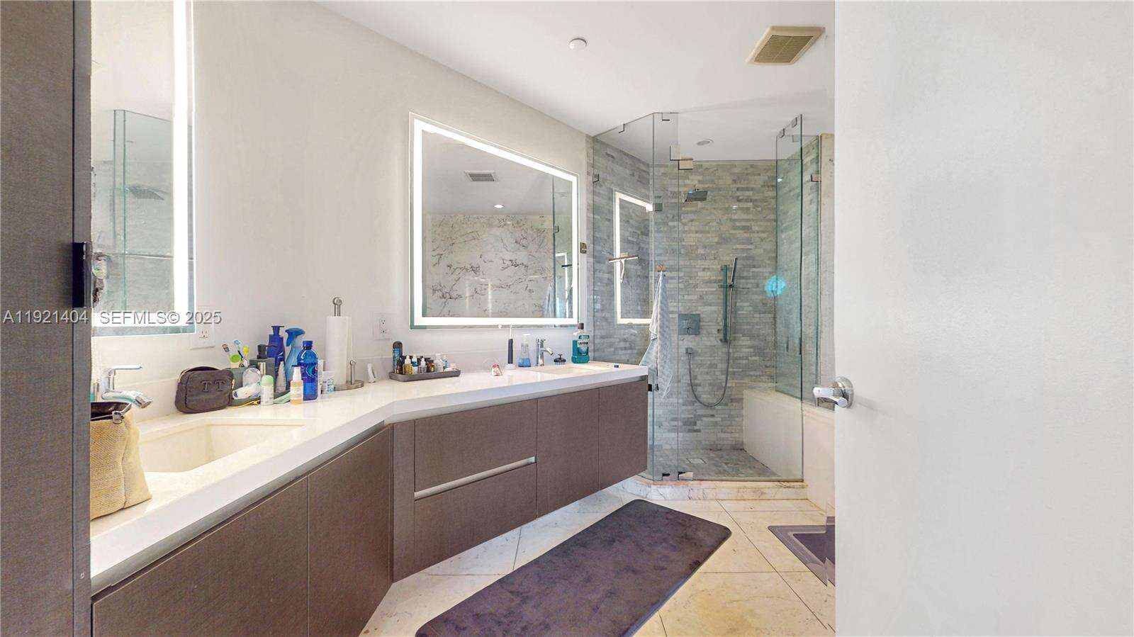 Paramount Miami Worldcenter at 851 1 Ave, Miami, FL 33132 - For Sale photo 15
