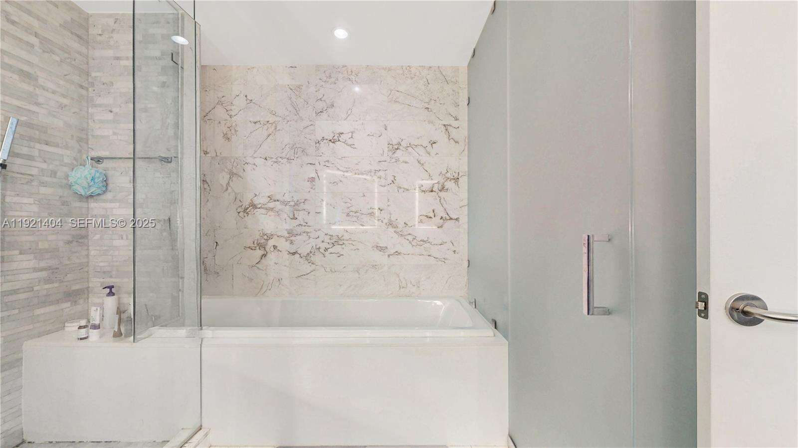 Paramount Miami Worldcenter at 851 1 Ave, Miami, FL 33132 - For Sale photo 18