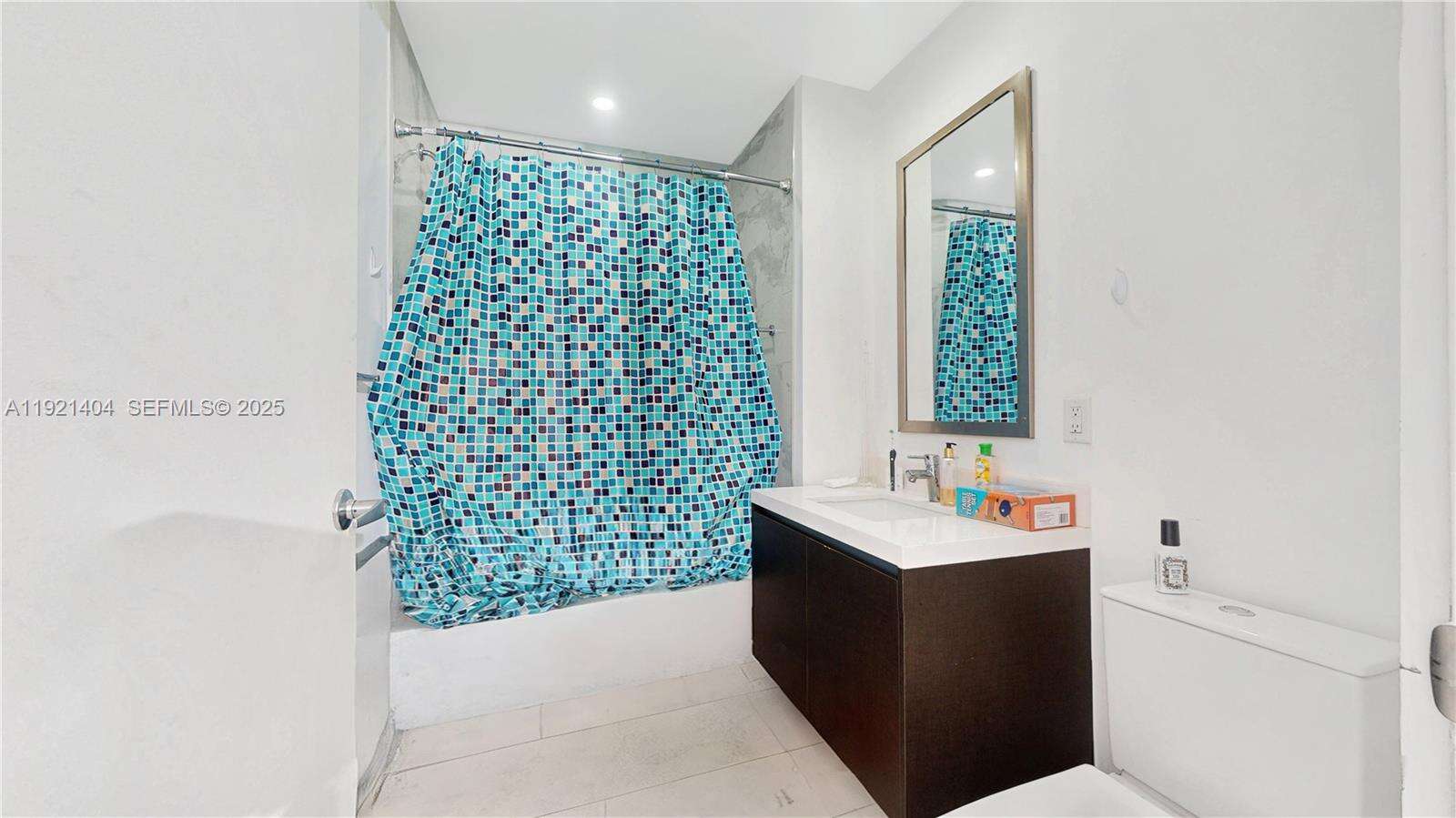 Paramount Miami Worldcenter at 851 1 Ave, Miami, FL 33132 - For Sale photo 25