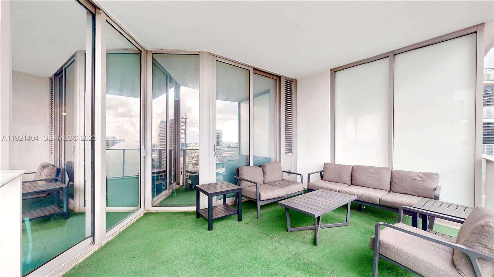 Paramount Miami Worldcenter at 851 1 Ave, Miami, FL 33132 - For Sale photo 26