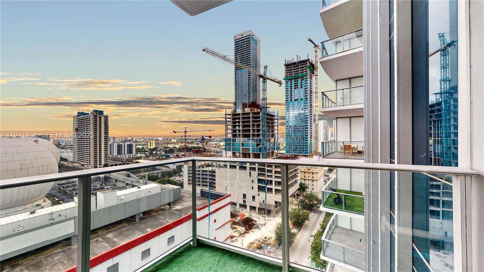 Paramount Miami Worldcenter at 851 1 Ave, Miami, FL 33132 - For Sale photo 28