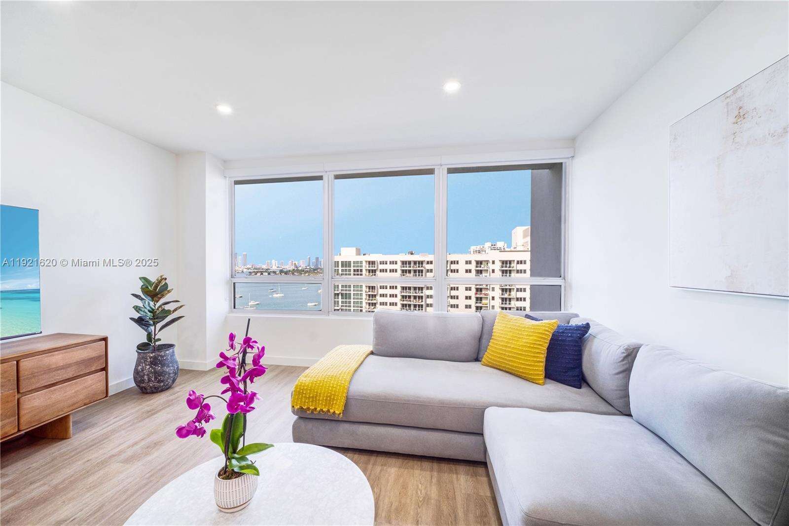Flamingo South Beach at 1500 Bay Rd, Miami Beach, FL 33139 - For Sale photo 13