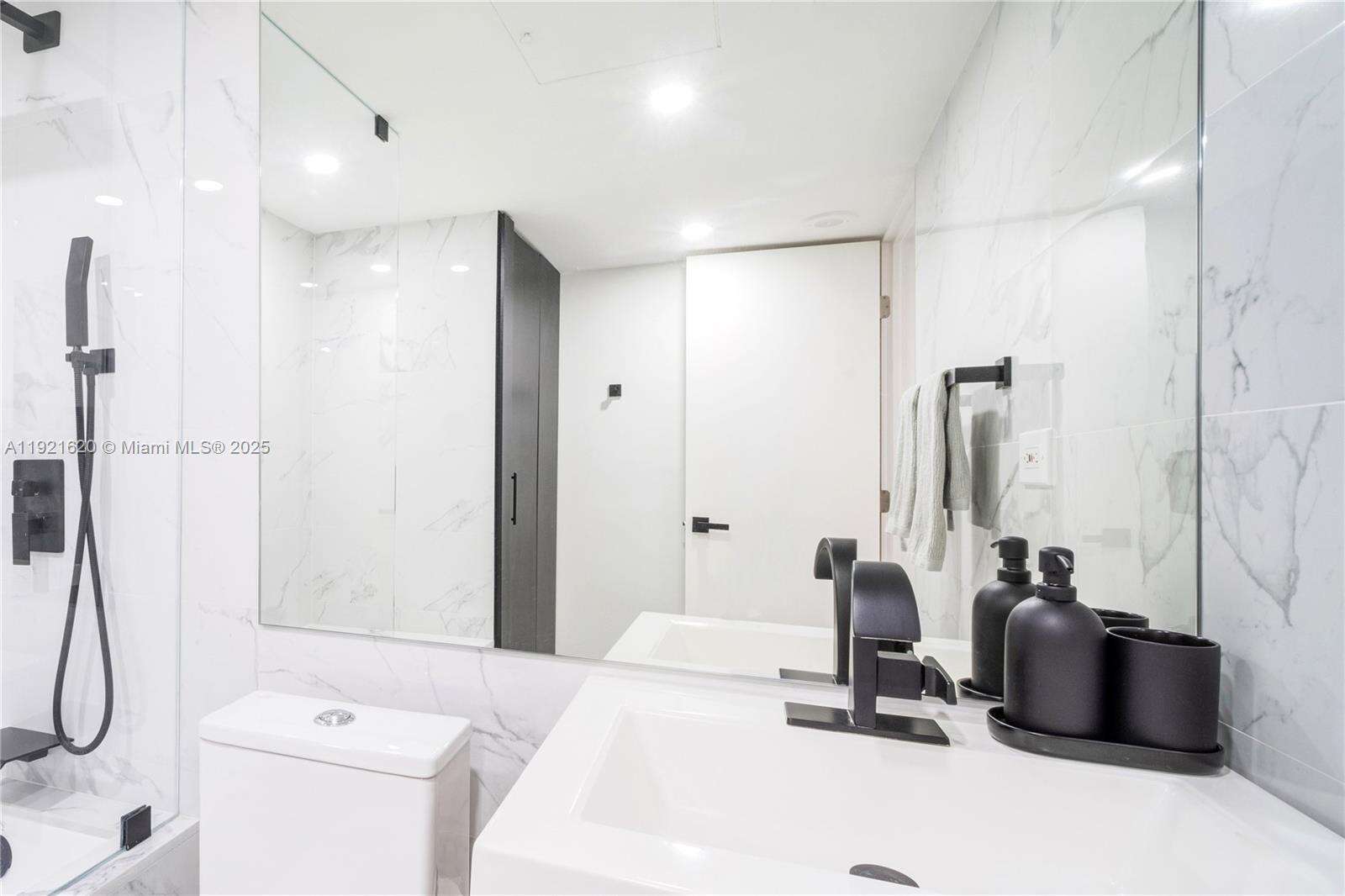 Flamingo South Beach at 1500 Bay Rd, Miami Beach, FL 33139 - For Sale photo 27