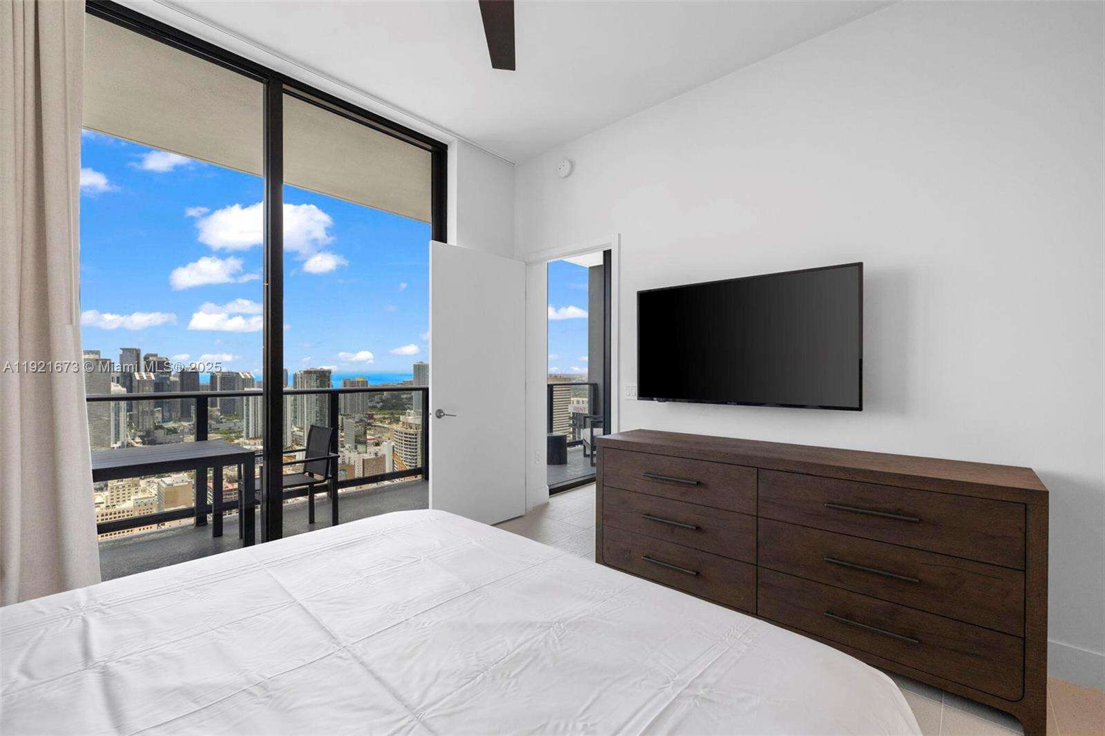Natiivo | Gale Miami at 159 6 St, Miami, FL 33132 - For Sale photo 6