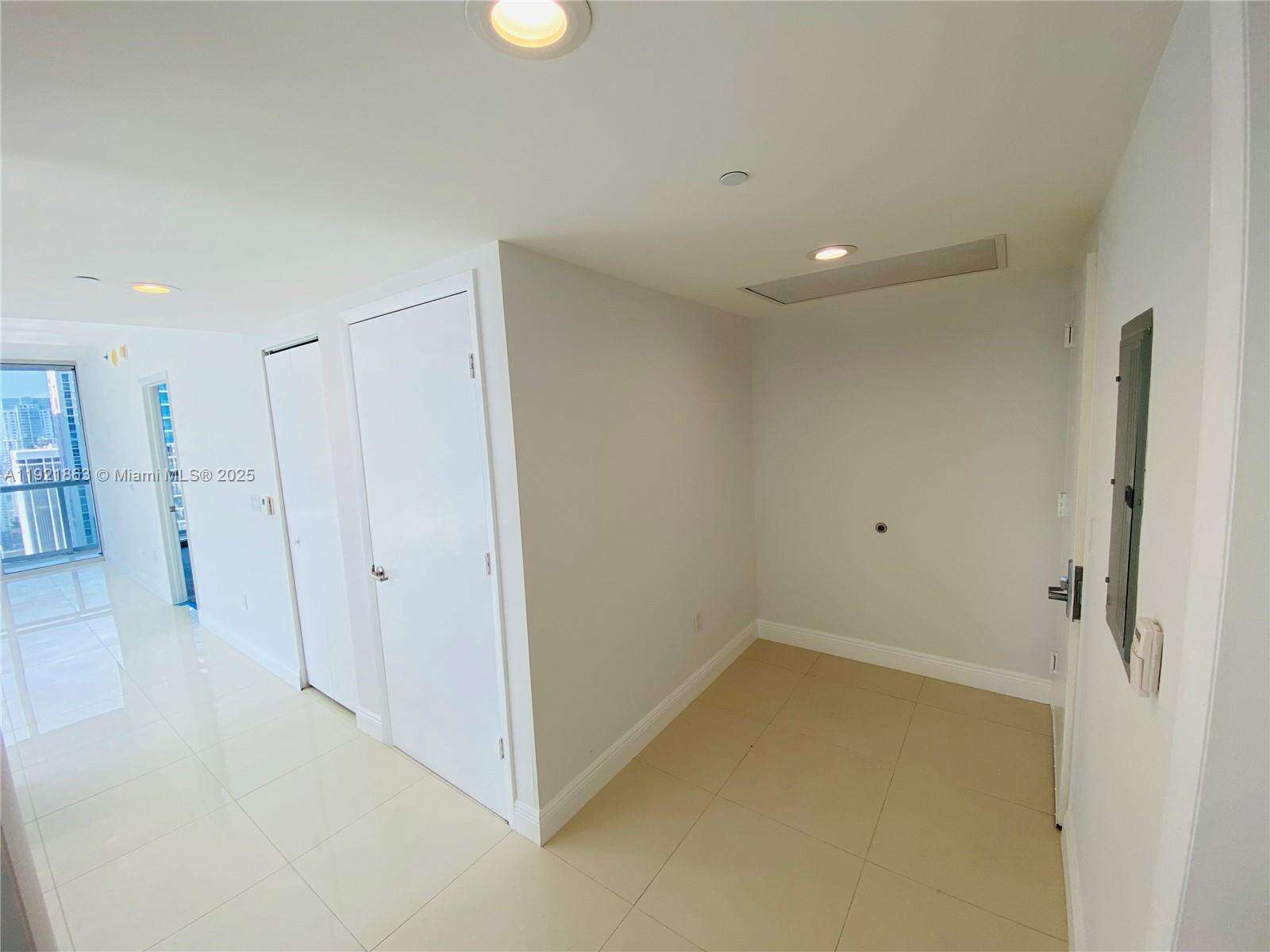 Icon Brickell 1 at 475 Brickell Ave, Miami, FL 33131 - For Sale photo 17