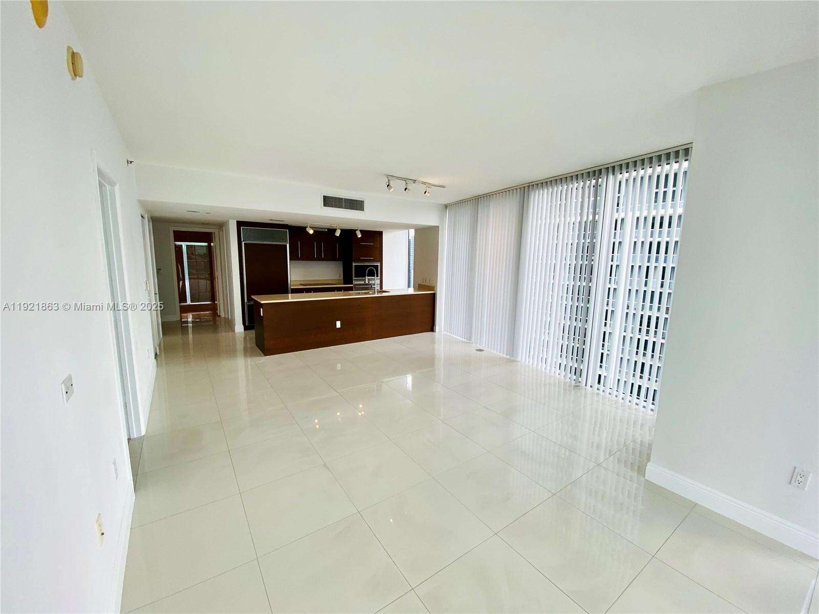 Icon Brickell 1 at 475 Brickell Ave, Miami, FL 33131 - For Sale photo 7