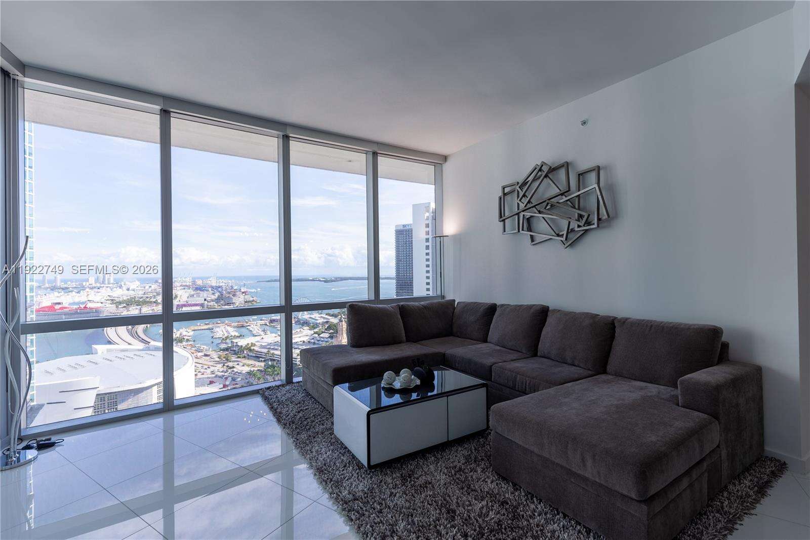 PARAMOUNT MIAMI WORLDCENTER - 851 1 Ave, Miami, FL 33132 | Picture 2
