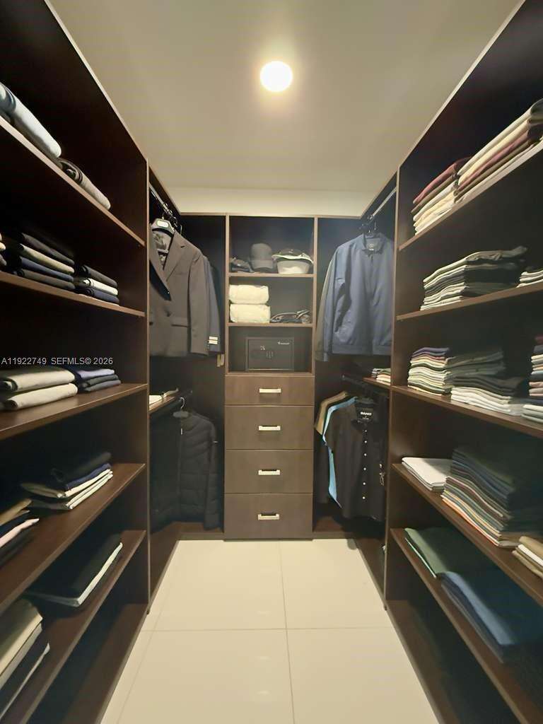 PARAMOUNT MIAMI WORLDCENTER - 851 1 Ave, Miami, FL 33132 | Picture 16