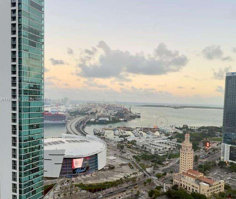 PARAMOUNT MIAMI WORLDCENTER - 851 1 Ave, Miami, FL 33132 | Picture 3