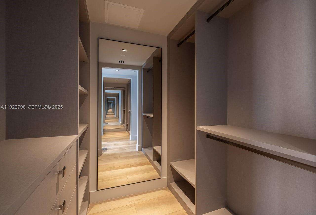 ICONBRICKELL CONDO NO 1 - 465 Brickell Ave, Miami, FL 33131 | Picture 21