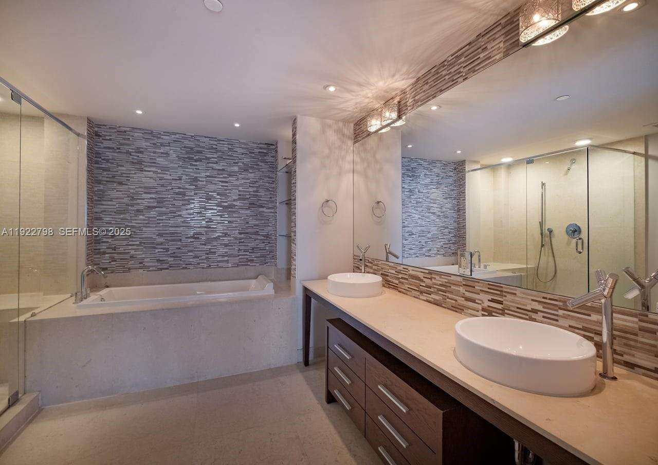 ICONBRICKELL CONDO NO 1 - 465 Brickell Ave, Miami, FL 33131 | Picture 25