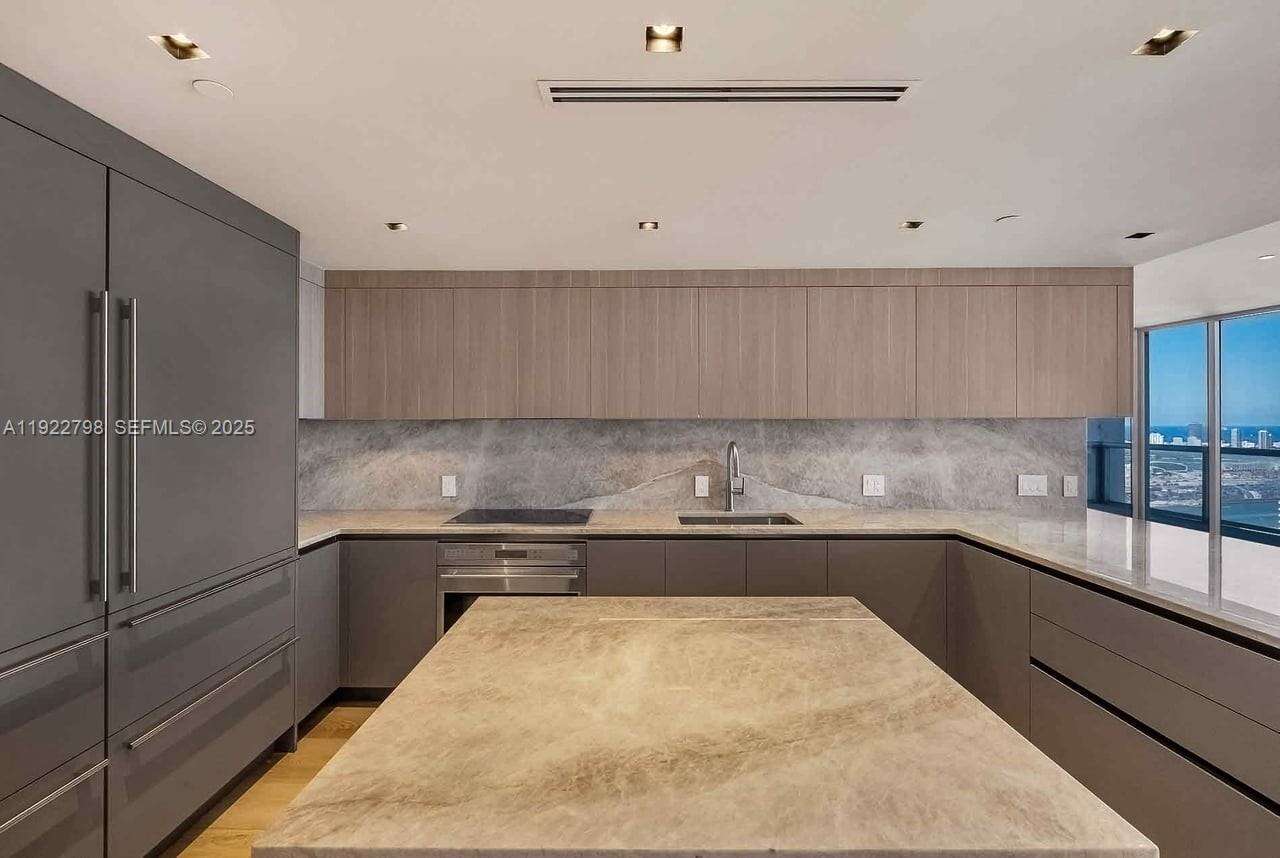 ICONBRICKELL CONDO NO 1 - 465 Brickell Ave, Miami, FL 33131 | Picture 34