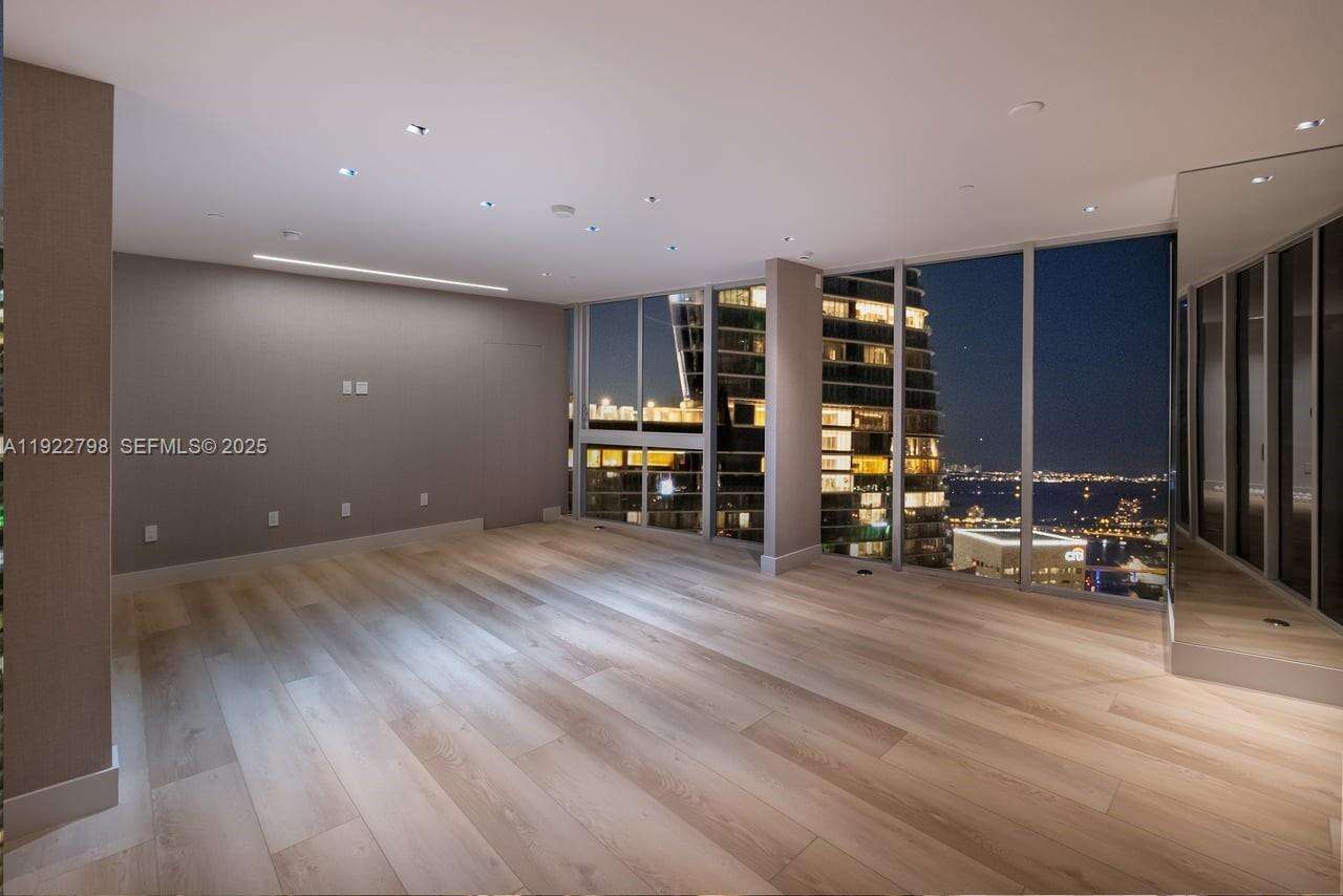 ICONBRICKELL CONDO NO 1 - 465 Brickell Ave, Miami, FL 33131 | Picture 37