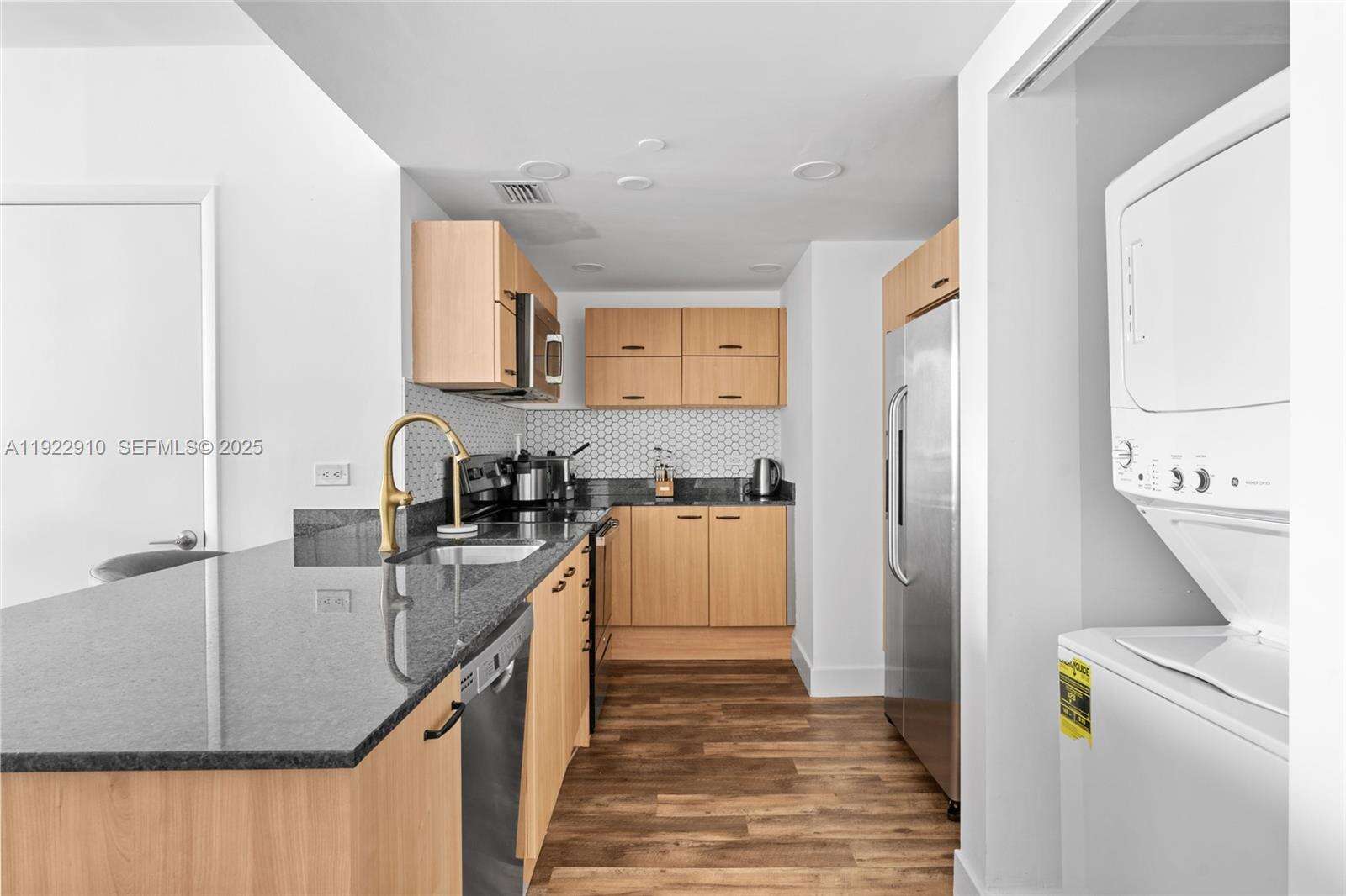 Wind By Neo at 350 Miami Ave, Miami, FL 33130 - For Sale photo 18