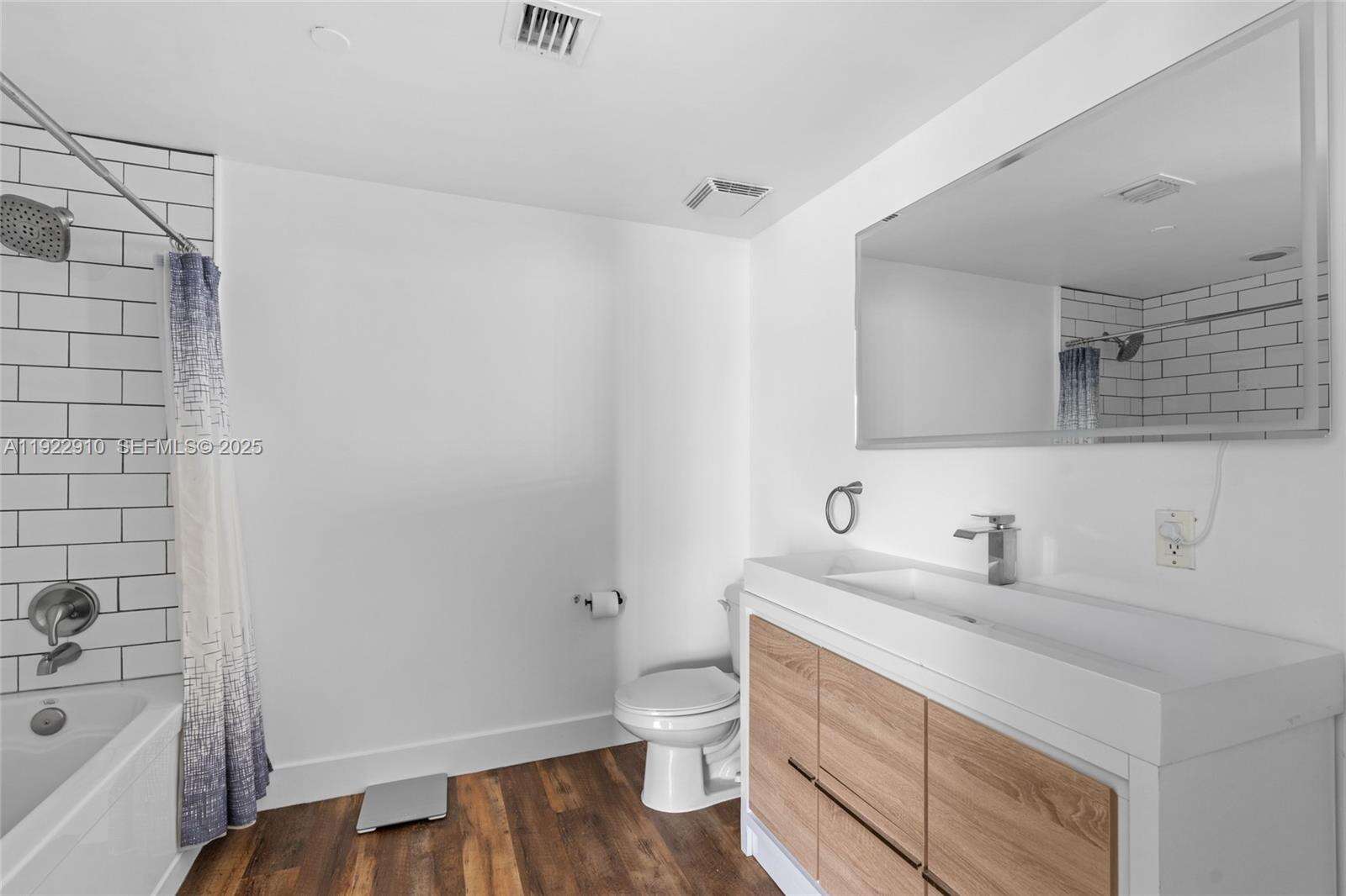 Wind By Neo at 350 Miami Ave, Miami, FL 33130 - For Sale photo 23