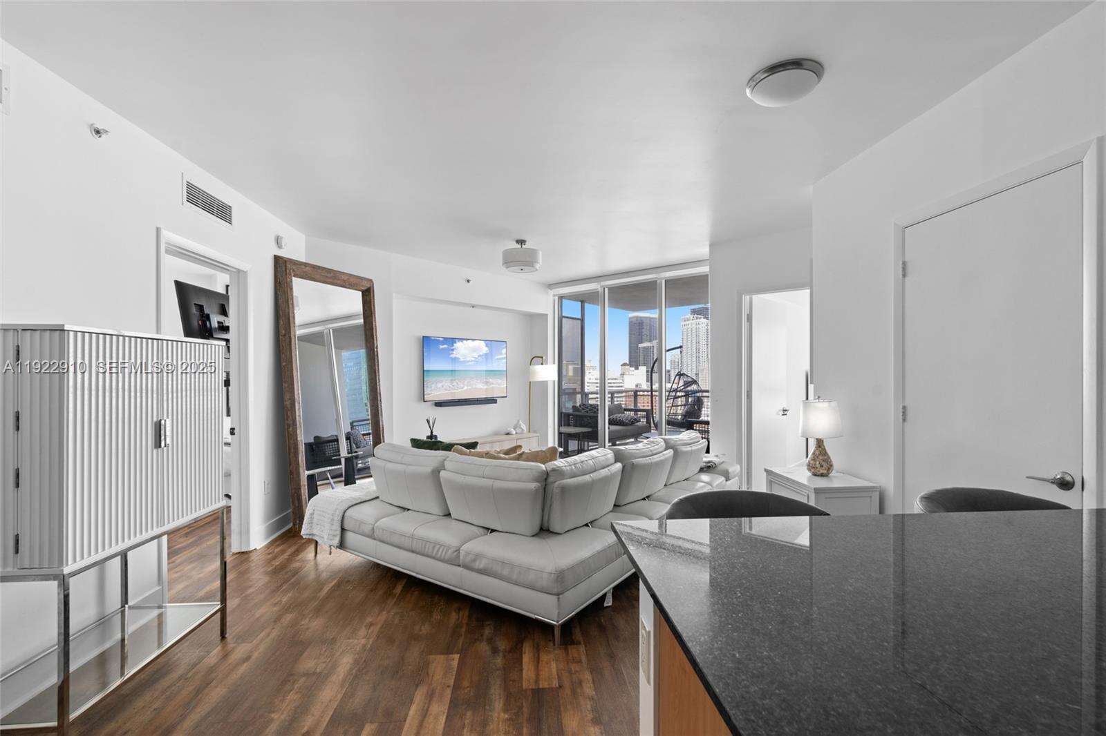 Wind By Neo at 350 Miami Ave, Miami, FL 33130 - For Sale photo 10