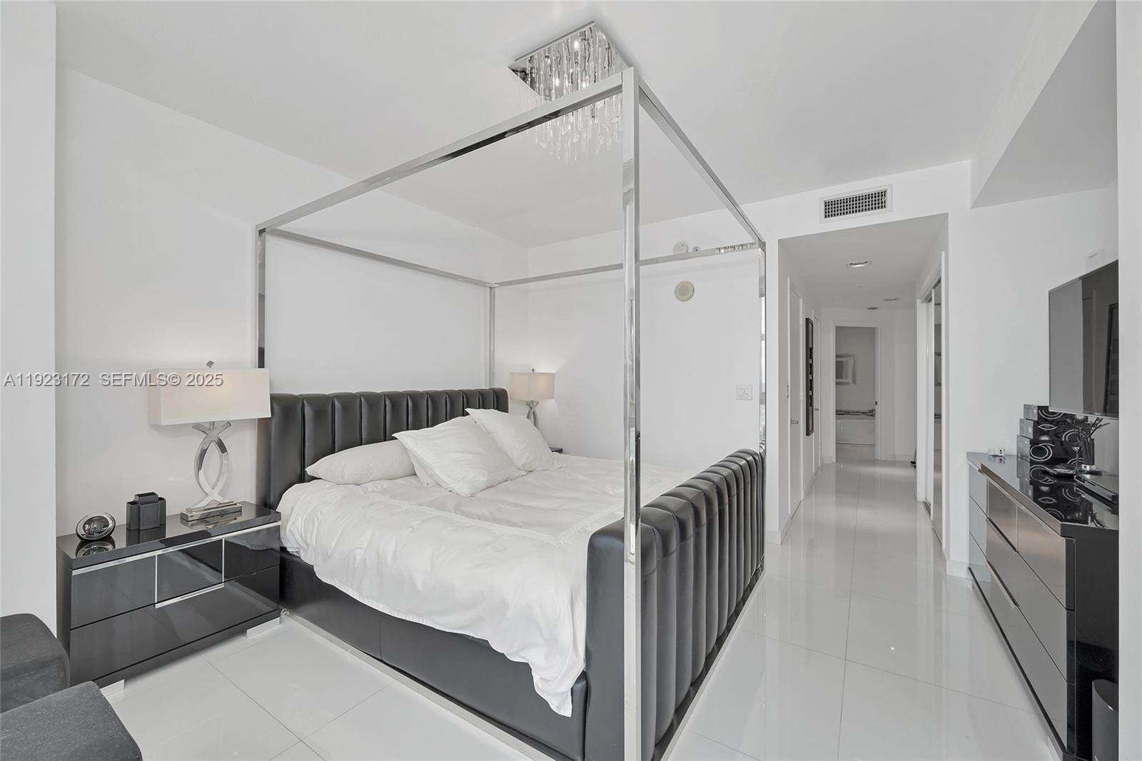 Trump Royale at 18201 Collins Ave, Sunny Isles Beach, FL 33160 - For Sale photo 11