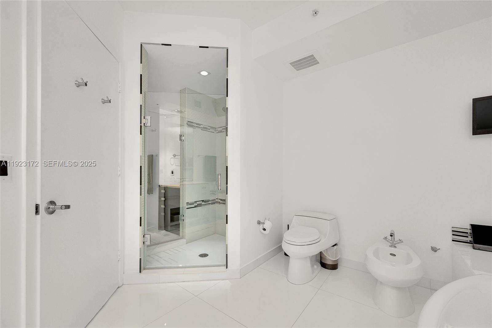 Trump Royale at 18201 Collins Ave, Sunny Isles Beach, FL 33160 - For Sale photo 19