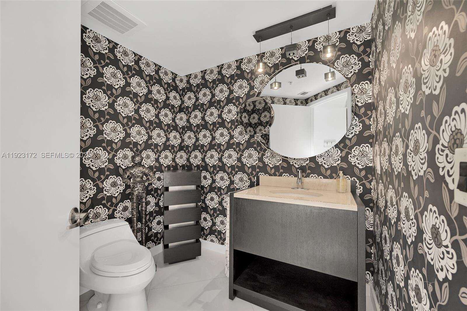 Trump Royale at 18201 Collins Ave, Sunny Isles Beach, FL 33160 - For Sale photo 8