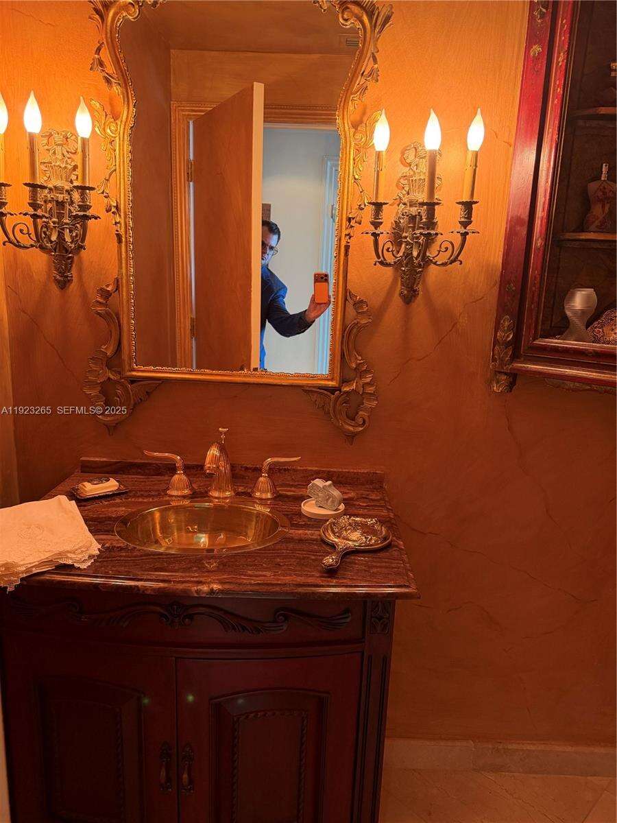 THE PALACE AT BAL HARBOUR - 10101 Collins Ave, Bal Harbour, FL 33154 | Picture 13