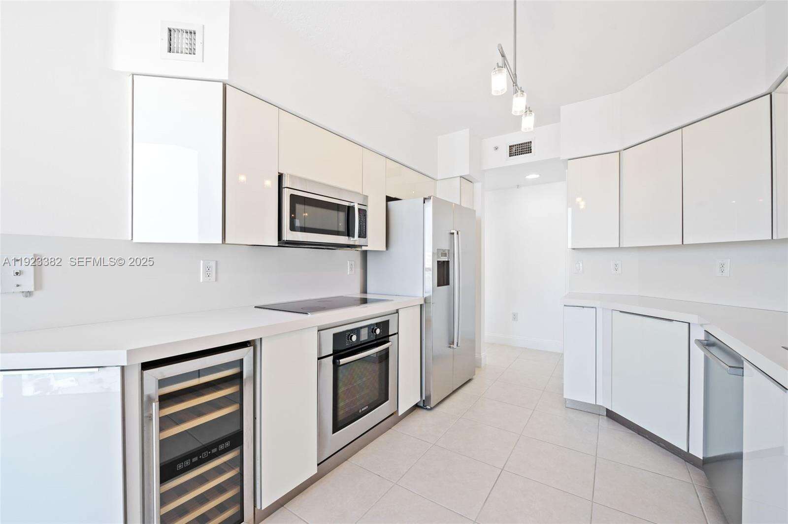 Hidden Bay at 3370 Hidden Bay Dr, Aventura, FL 33180 - For Sale photo 18