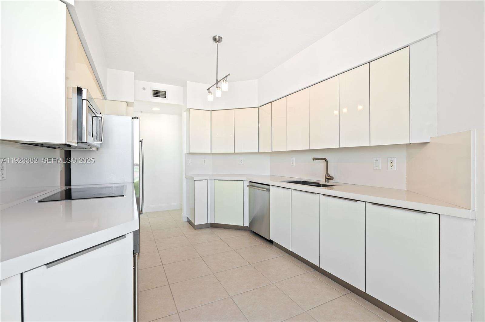 Hidden Bay at 3370 Hidden Bay Dr, Aventura, FL 33180 - For Sale photo 19