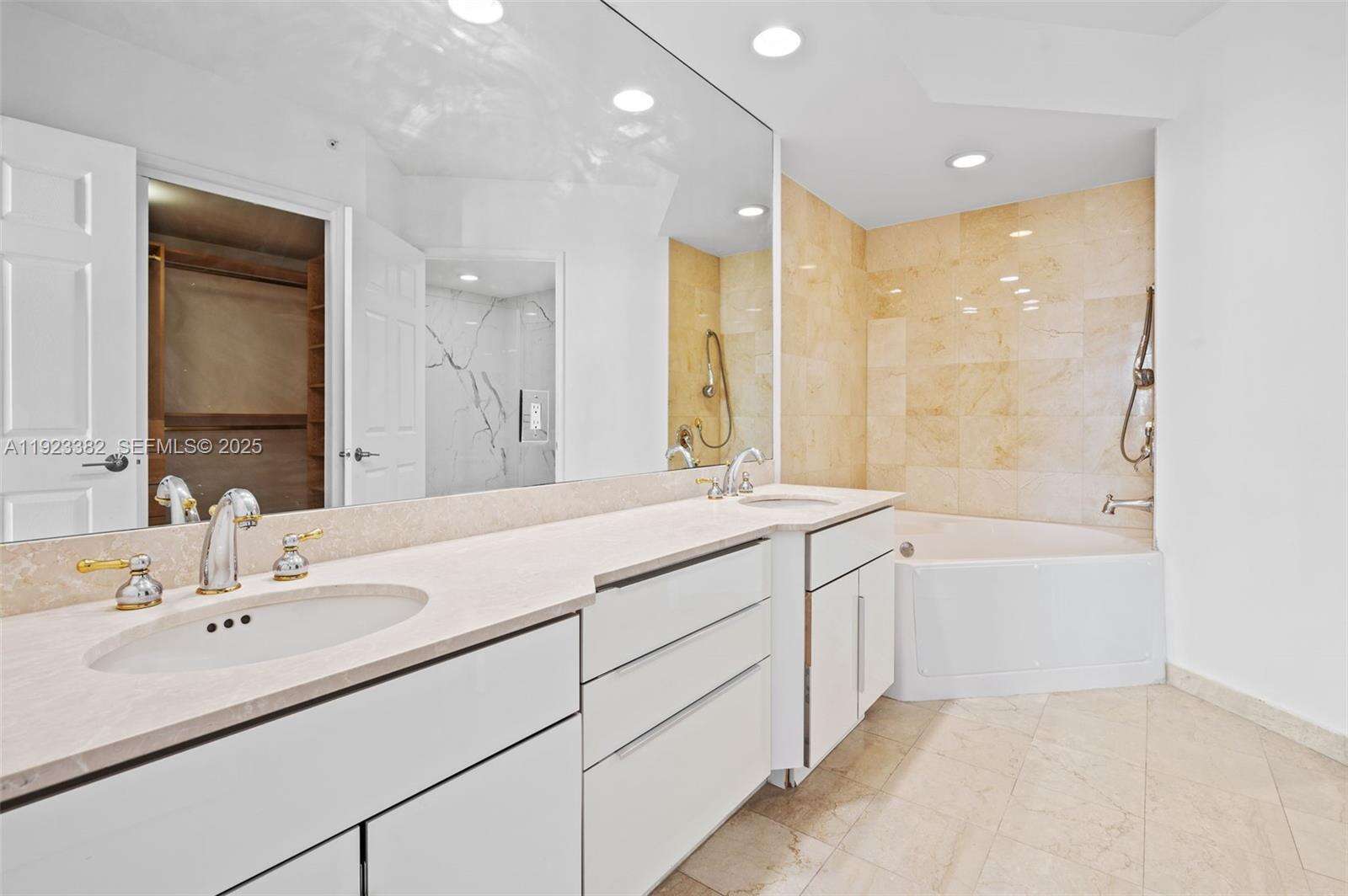 Hidden Bay at 3370 Hidden Bay Dr, Aventura, FL 33180 - For Sale photo 25