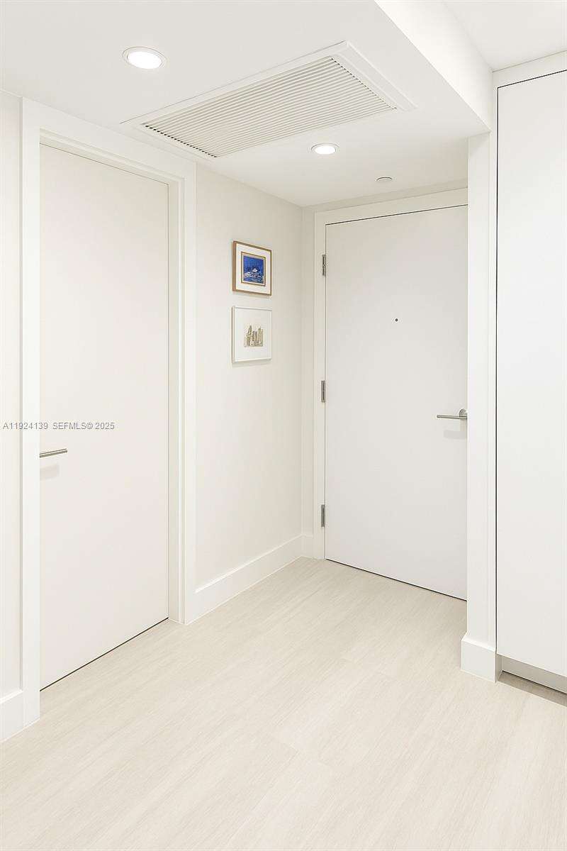 Roney Palace at 2301 Collins Ave, Miami Beach, FL 33139 - For Sale photo 2
