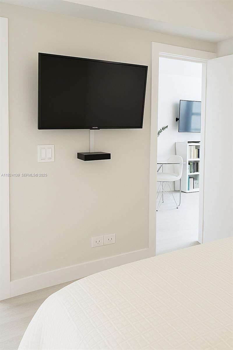 Roney Palace at 2301 Collins Ave, Miami Beach, FL 33139 - For Sale photo 10