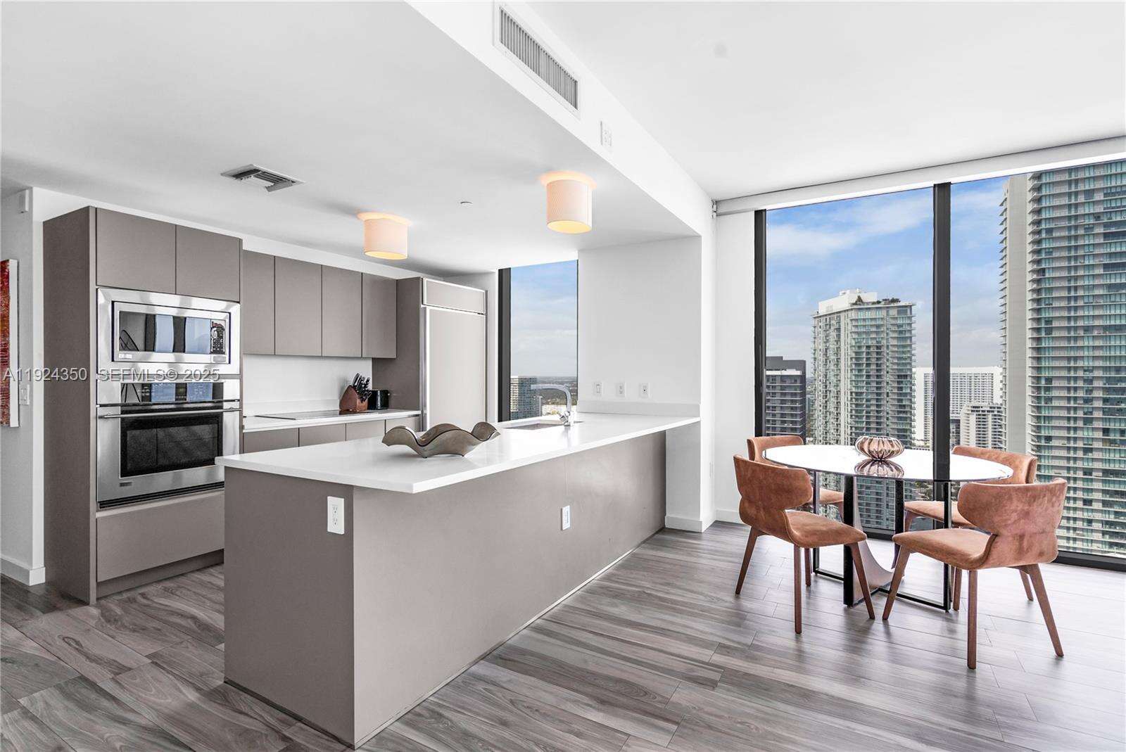 ICON BAY - 460 28th St, Miami, FL 33137 | Picture 3