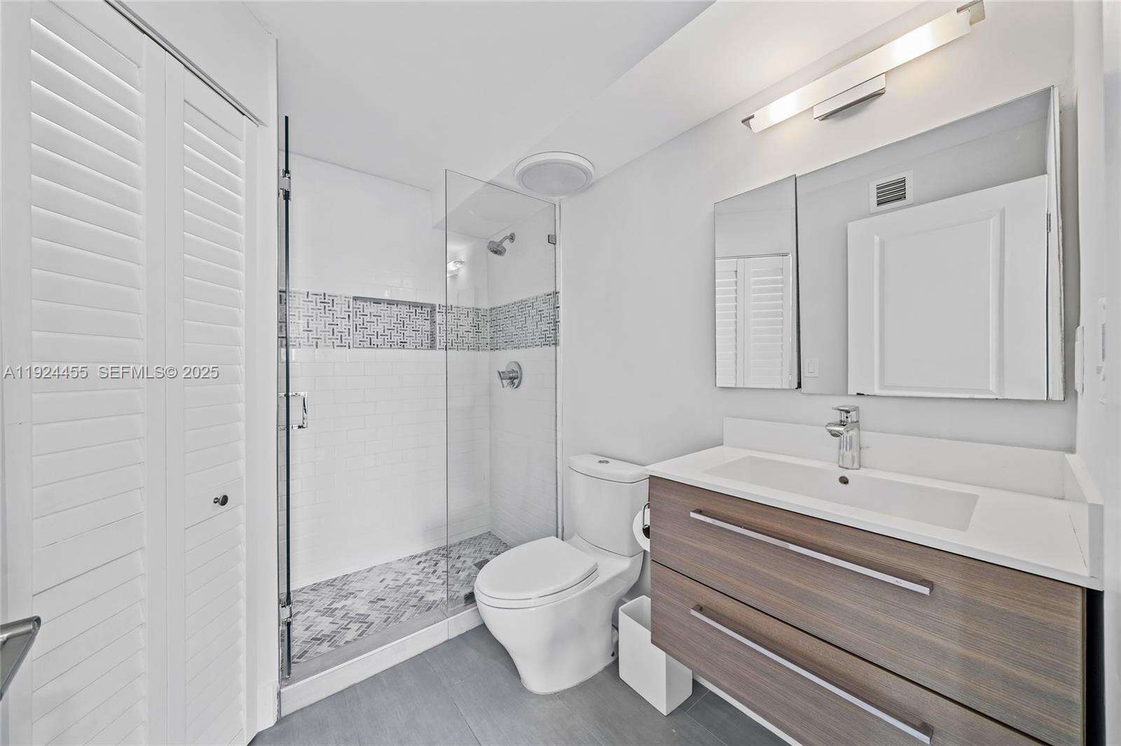 OCEAN POINT - , Miami Beach, FL 33139 | Picture 11