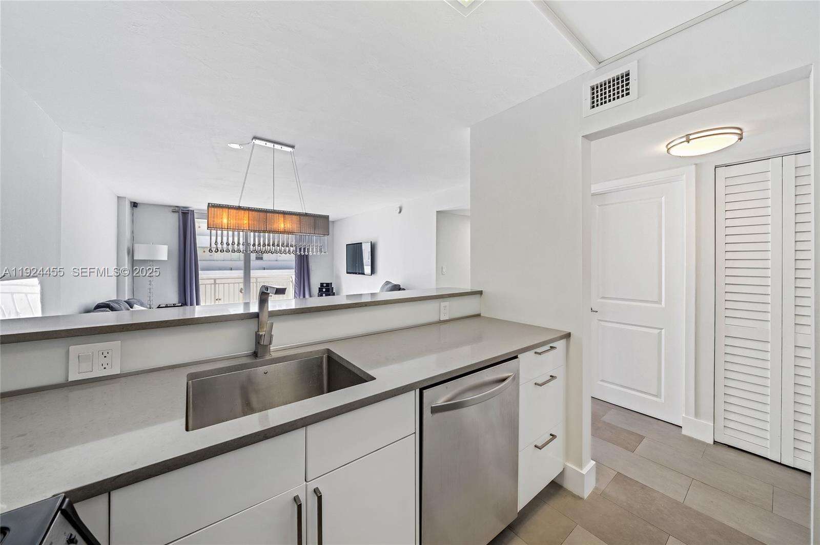 OCEAN POINT - , Miami Beach, FL 33139 | Picture 6