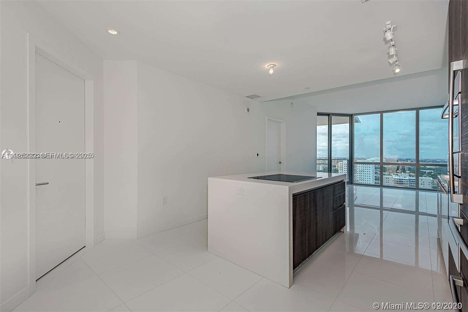 Paramount Miami Worldcenter at 851 1 Ave, Miami, FL 33132 - For Sale photo 2