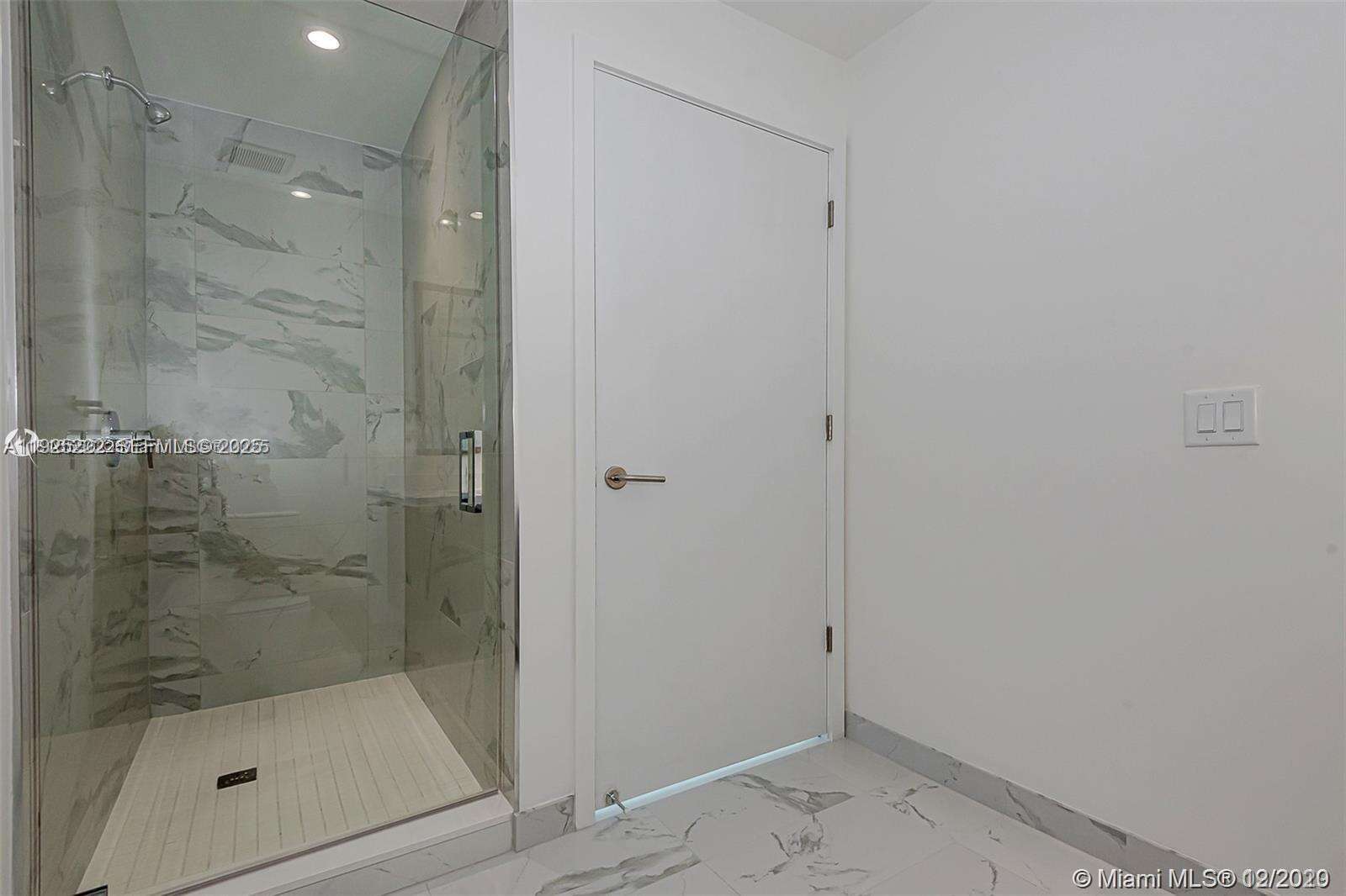 Paramount Miami Worldcenter at 851 1 Ave, Miami, FL 33132 - For Sale photo 7