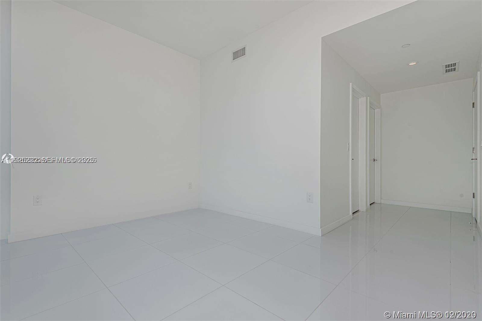 Paramount Miami Worldcenter at 851 1 Ave, Miami, FL 33132 - For Sale photo 8