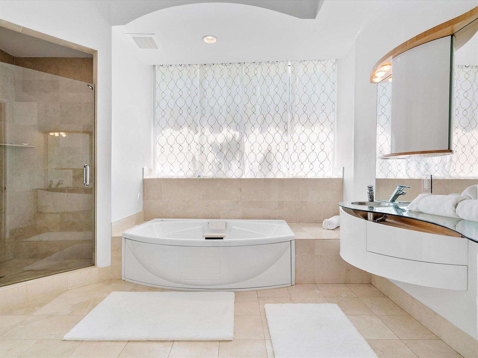 Trump Palace at 18101 Collins, Sunny Isles Beach, FL 33160 - For Sale photo 26