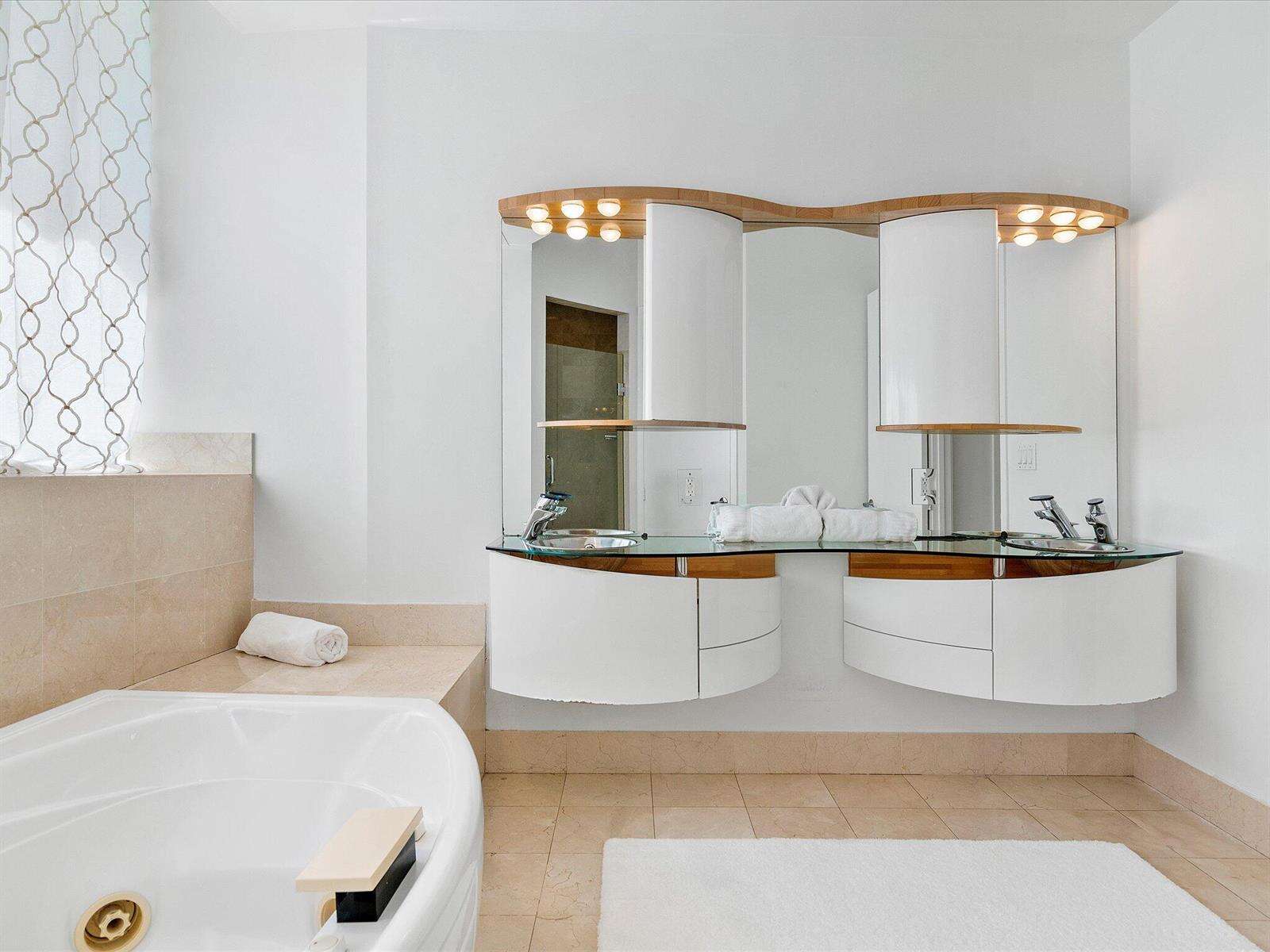 Trump Palace at 18101 Collins, Sunny Isles Beach, FL 33160 - For Sale photo 28