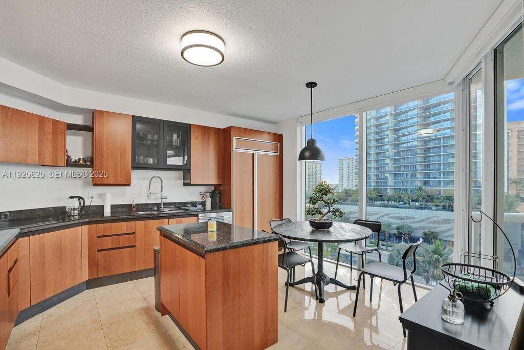 THE PINNACLE - 17555 Collins Ave, Sunny Isles Beach, FL 33160 | Picture 11