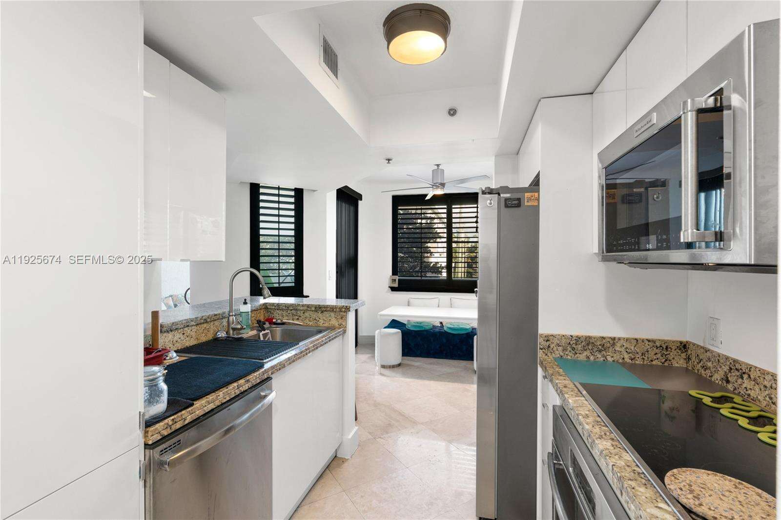 Cosmopolitan at 110 Washington Ave, Miami Beach, FL 33139 - For Sale photo 12