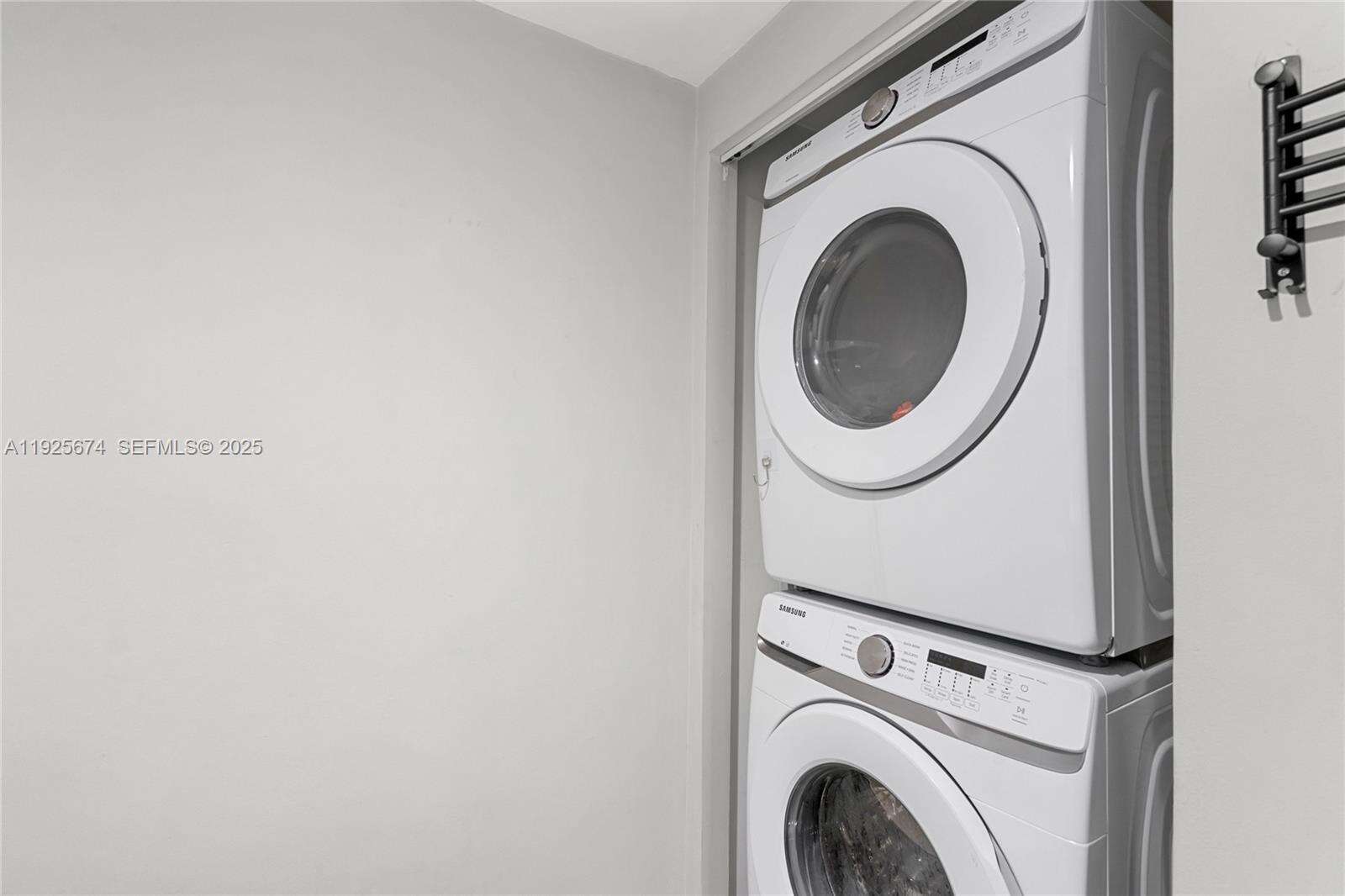 Cosmopolitan at 110 Washington Ave, Miami Beach, FL 33139 - For Sale photo 15