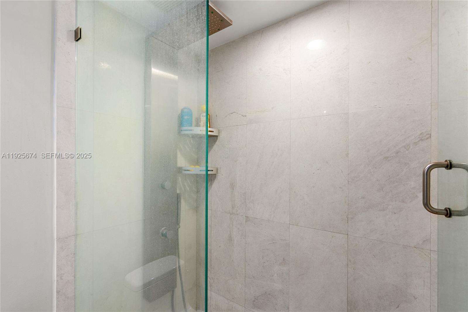 Cosmopolitan at 110 Washington Ave, Miami Beach, FL 33139 - For Sale photo 22
