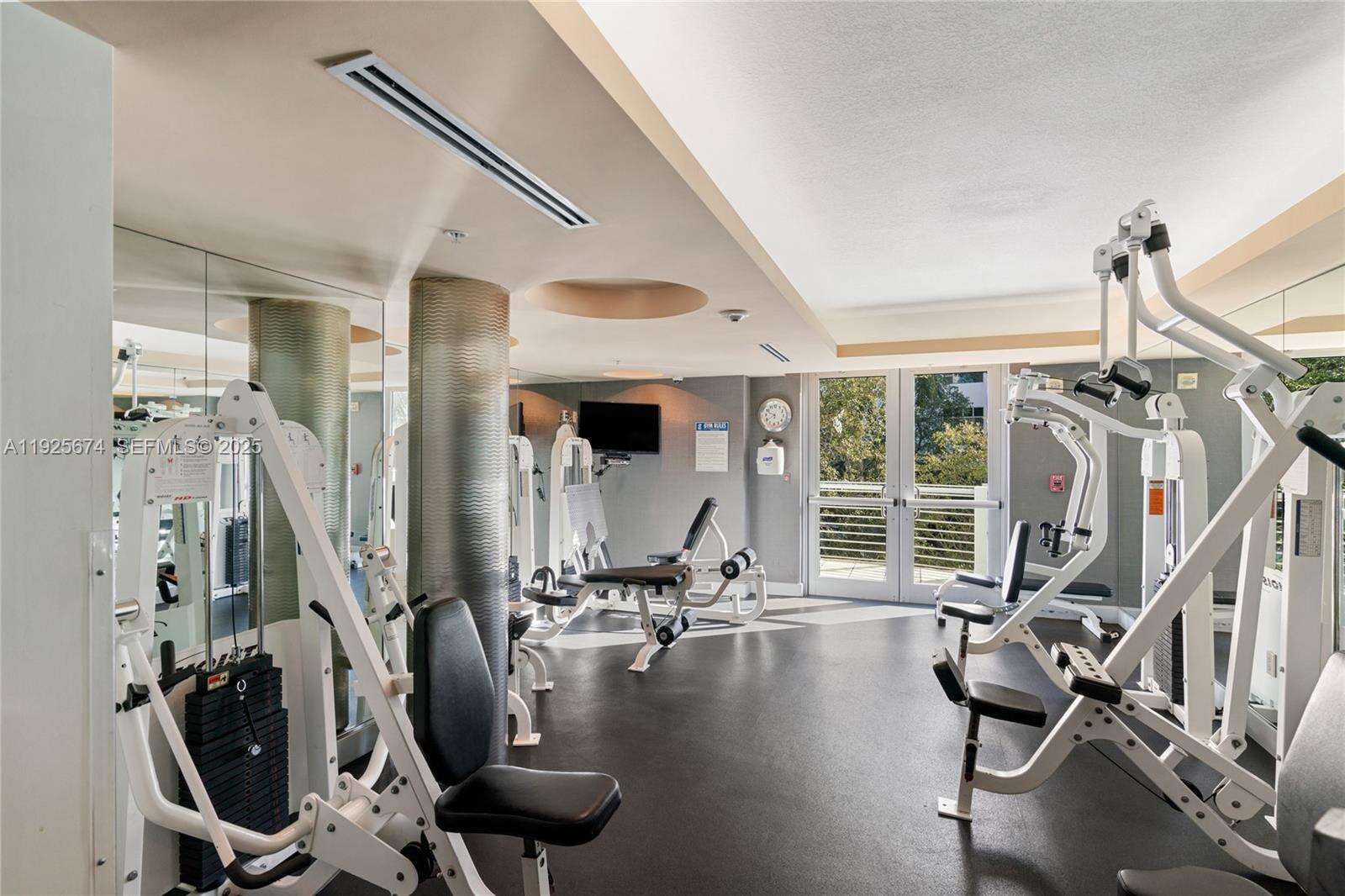 Cosmopolitan at 110 Washington Ave, Miami Beach, FL 33139 - For Sale photo 33