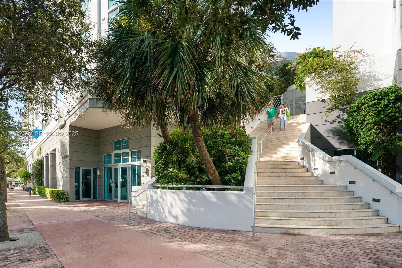 Cosmopolitan at 110 Washington Ave, Miami Beach, FL 33139 - For Sale photo 38