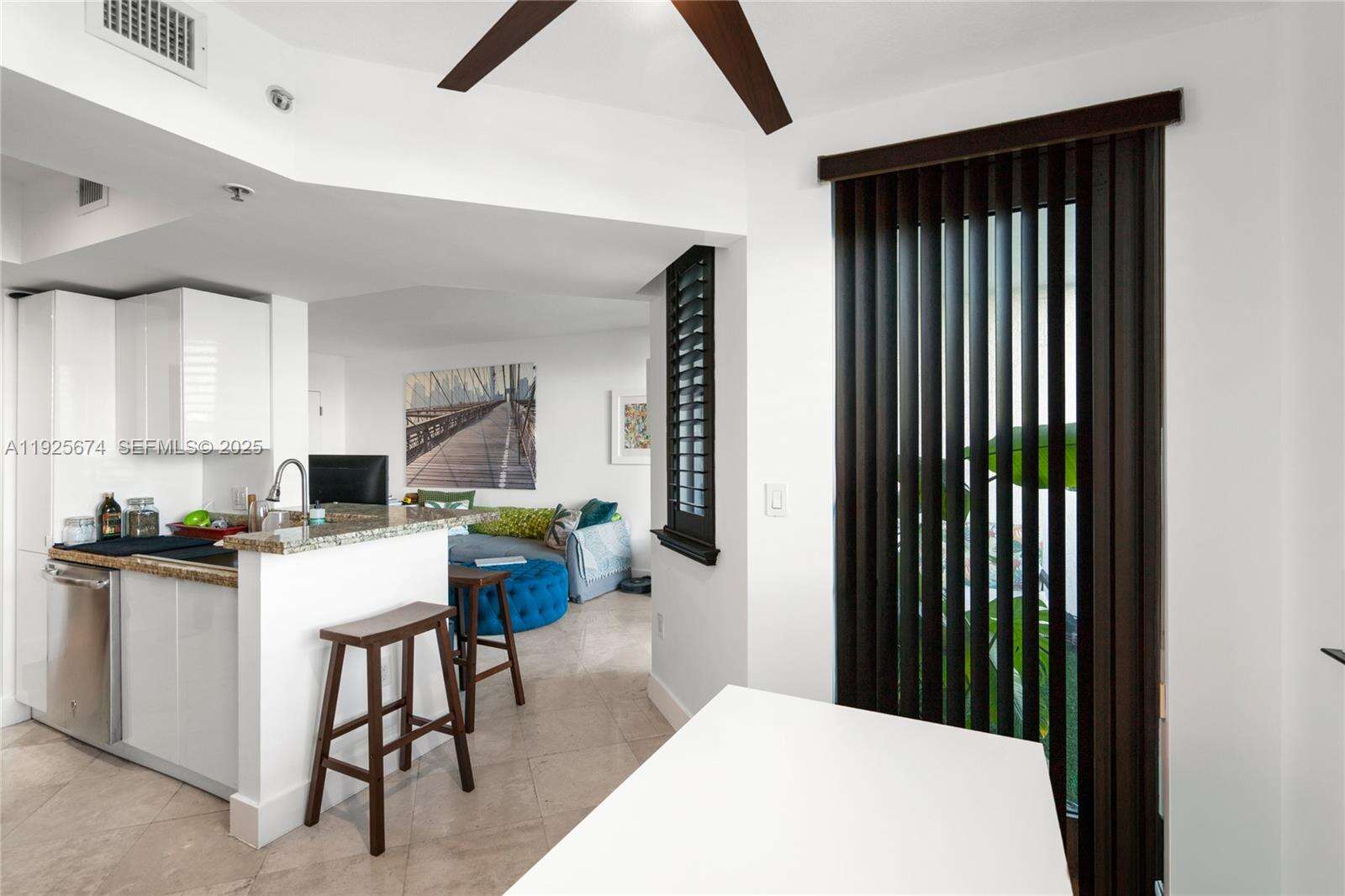 Cosmopolitan at 110 Washington Ave, Miami Beach, FL 33139 - For Sale photo 9
