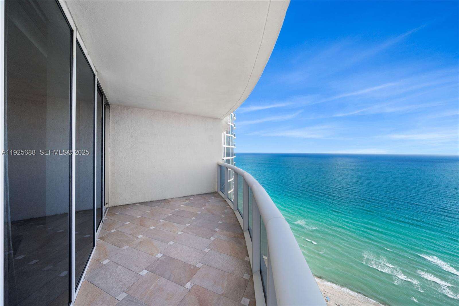 OCEAN FOUR - 17201 Collins Ave, Sunny Isles Beach, FL 33160 | Picture 4
