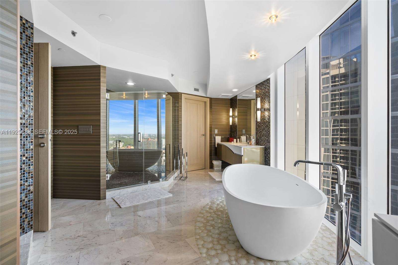 OCEAN FOUR - 17201 Collins Ave, Sunny Isles Beach, FL 33160 | Picture 10